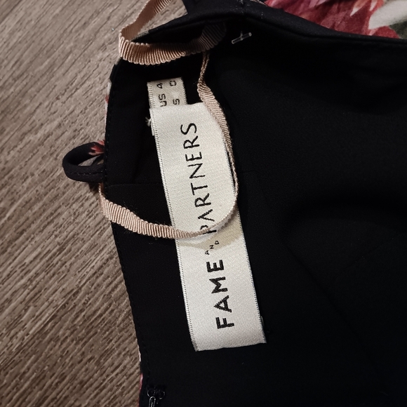 Fame And Partners Floral Mini Dress Size 4 - Picture 6 of 6